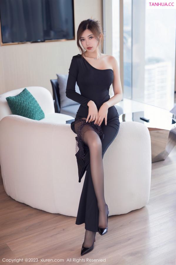綺裡嘉 绮里嘉 [XiuRen]高清写真图 2023.07.21 No.7117 绮里嘉ula 魅惑黑丝第10张图片